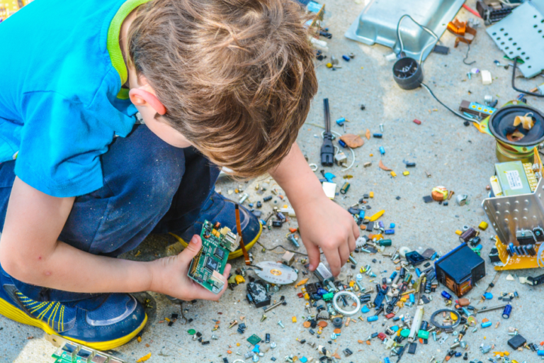 tinker-play-with-unplugged-tech